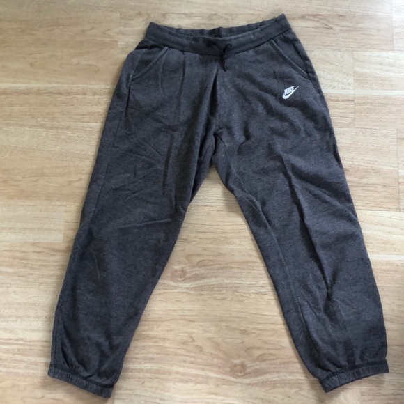 NIKE - Picture 2 of 2